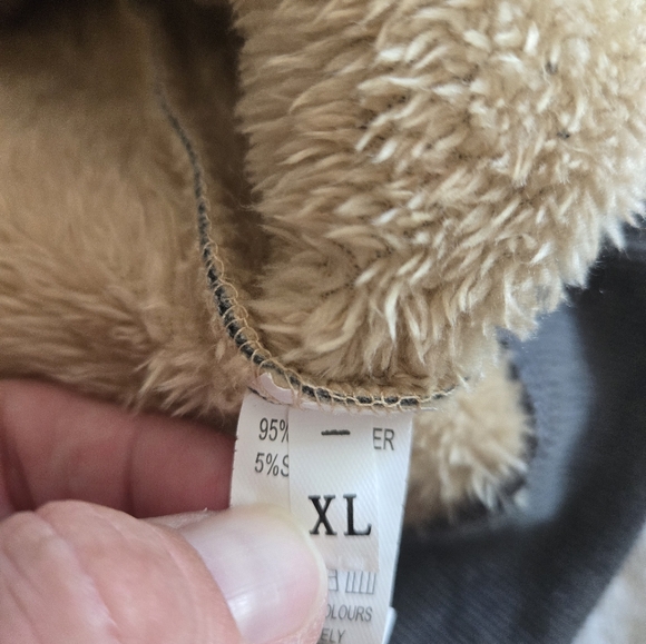 Gray fur lined sweatshirt - Picture 2 of 4